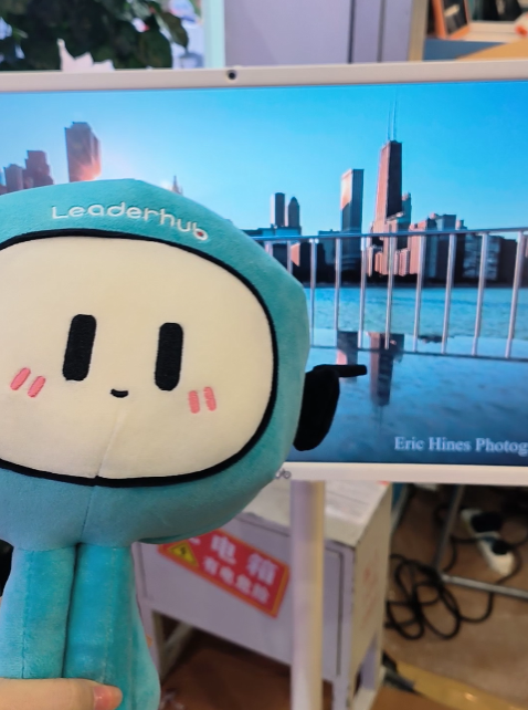 Leaderhub Showcases New Products at Canton Fair, Highlighting “Smart Manufacturing” Excellence 4 leaderhub smart board